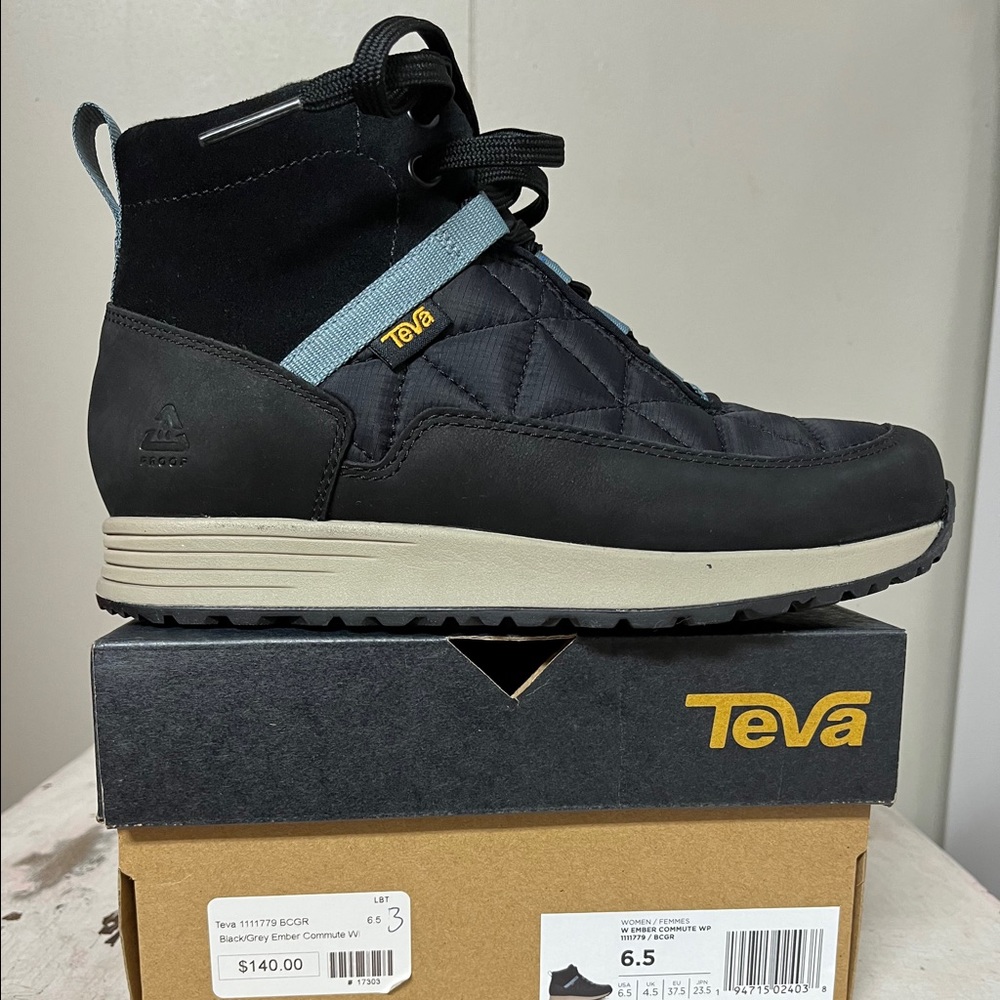 NIB Teva Waterproof Lace Up Boots Style #1111779BCGR